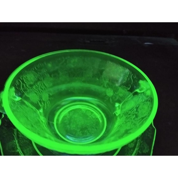 Florentine uranium glass soup bowls and saucers (set of 5) - Picture 3 of 6